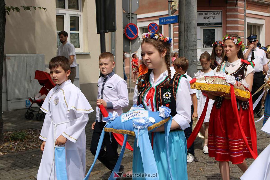 Boże Ciało 2022 w parafi pw. Nawiedzenia NMP w Ostrołęce [16.06.2022] - zdjęcie #90 - eOstroleka.pl