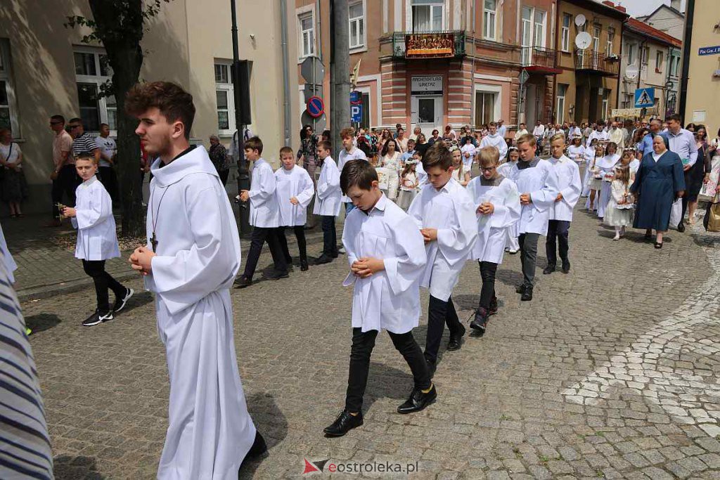 Boże Ciało 2022 w parafi pw. Nawiedzenia NMP w Ostrołęce [16.06.2022] - zdjęcie #74 - eOstroleka.pl
