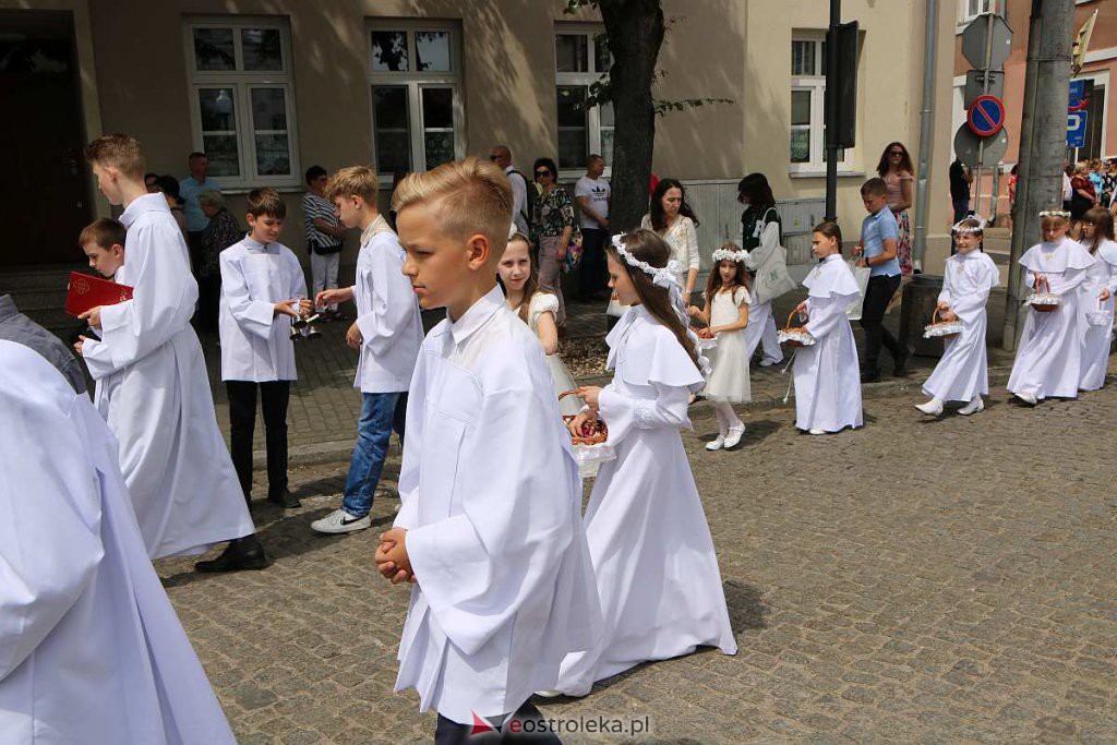 Boże Ciało 2022 w parafi pw. Nawiedzenia NMP w Ostrołęce [16.06.2022] - zdjęcie #66 - eOstroleka.pl