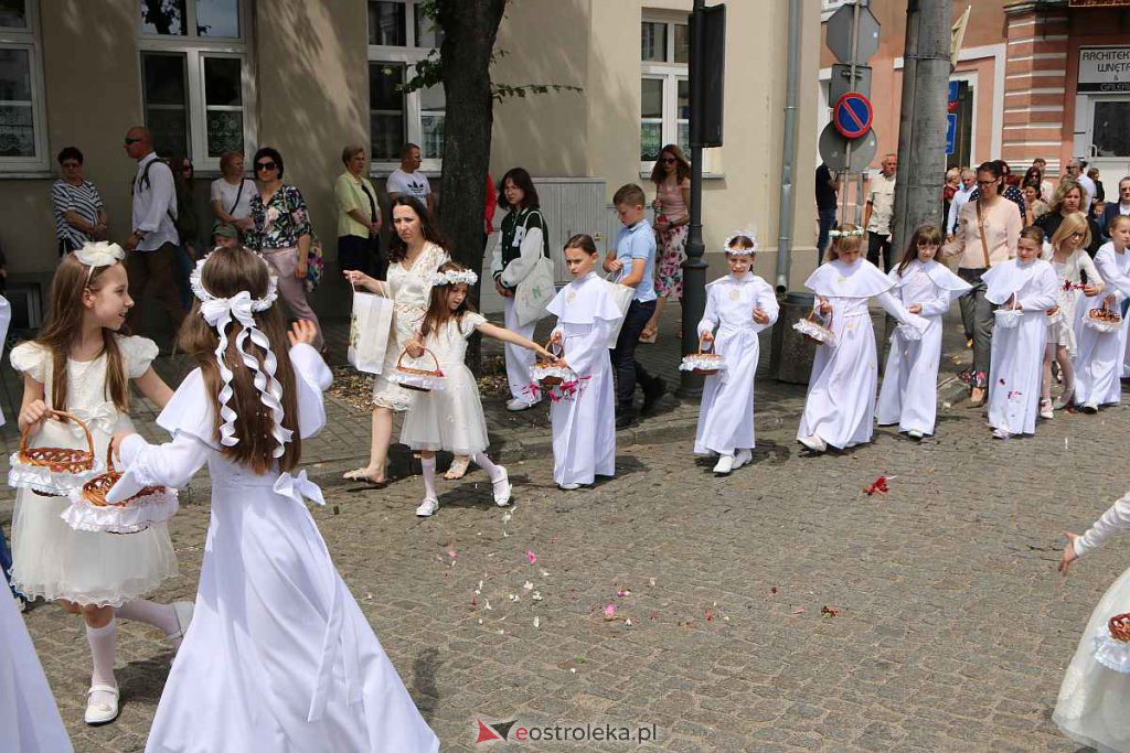 Boże Ciało 2022 w parafi pw. Nawiedzenia NMP w Ostrołęce [16.06.2022] - zdjęcie #64 - eOstroleka.pl