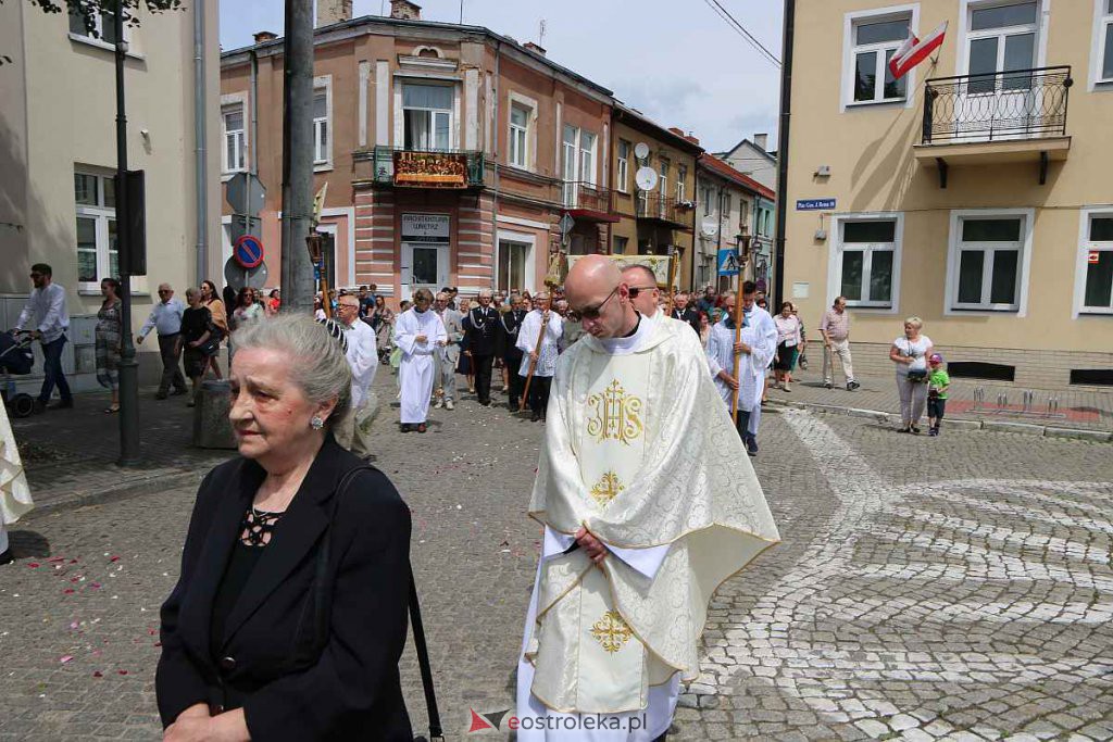 Boże Ciało 2022 w parafi pw. Nawiedzenia NMP w Ostrołęce [16.06.2022] - zdjęcie #56 - eOstroleka.pl