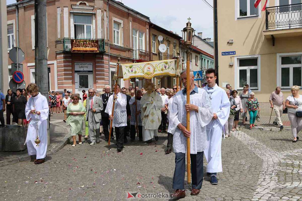 Boże Ciało 2022 w parafi pw. Nawiedzenia NMP w Ostrołęce [16.06.2022] - zdjęcie #52 - eOstroleka.pl