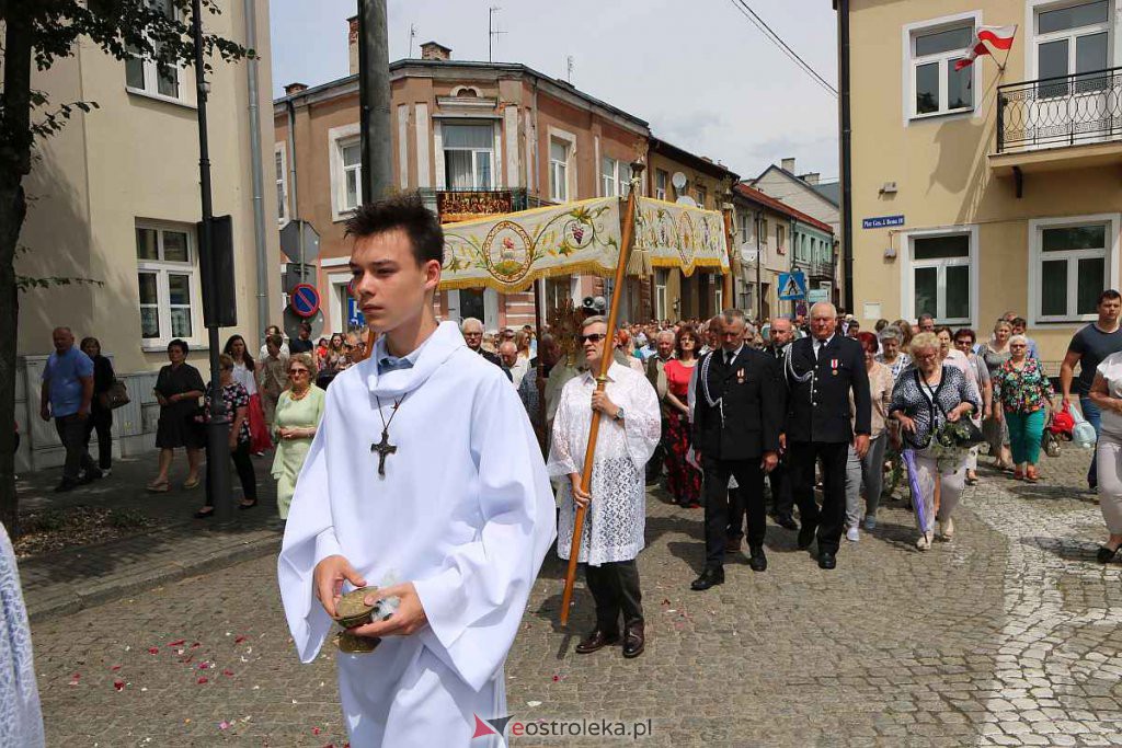 Boże Ciało 2022 w parafi pw. Nawiedzenia NMP w Ostrołęce [16.06.2022] - zdjęcie #48 - eOstroleka.pl