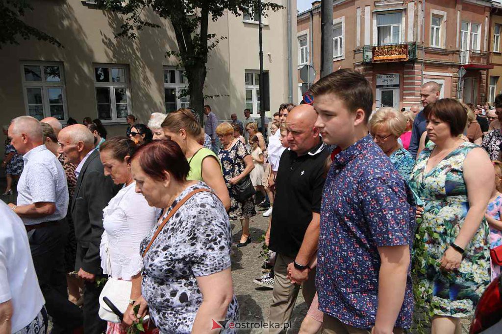 Boże Ciało 2022 w parafi pw. Nawiedzenia NMP w Ostrołęce [16.06.2022] - zdjęcie #107 - eOstroleka.pl