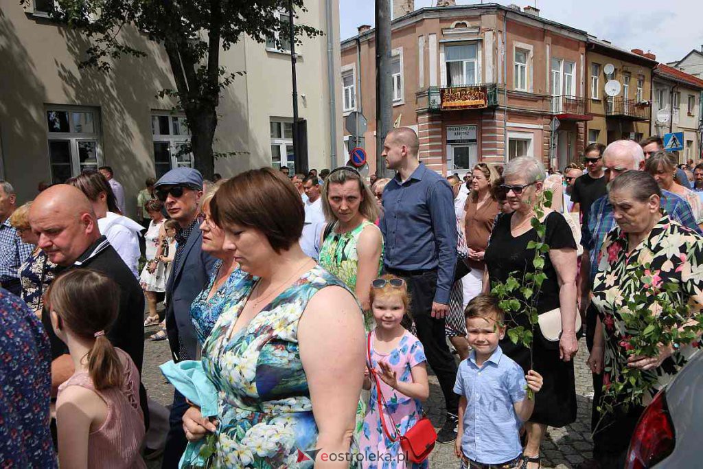 Boże Ciało 2022 w parafi pw. Nawiedzenia NMP w Ostrołęce [16.06.2022] - zdjęcie #103 - eOstroleka.pl
