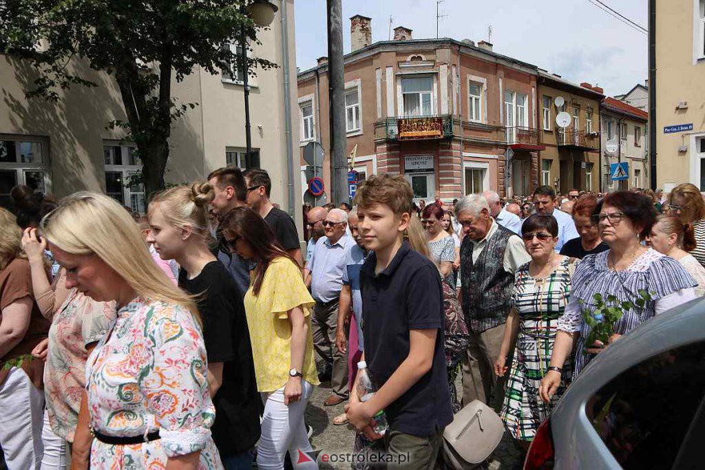 Boże Ciało 2022 w parafi pw. Nawiedzenia NMP w Ostrołęce [16.06.2022] - zdjęcie #95 - eOstroleka.pl