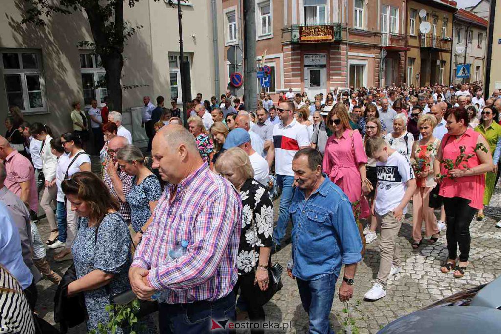 Boże Ciało 2022 w parafi pw. Nawiedzenia NMP w Ostrołęce [16.06.2022] - zdjęcie #93 - eOstroleka.pl