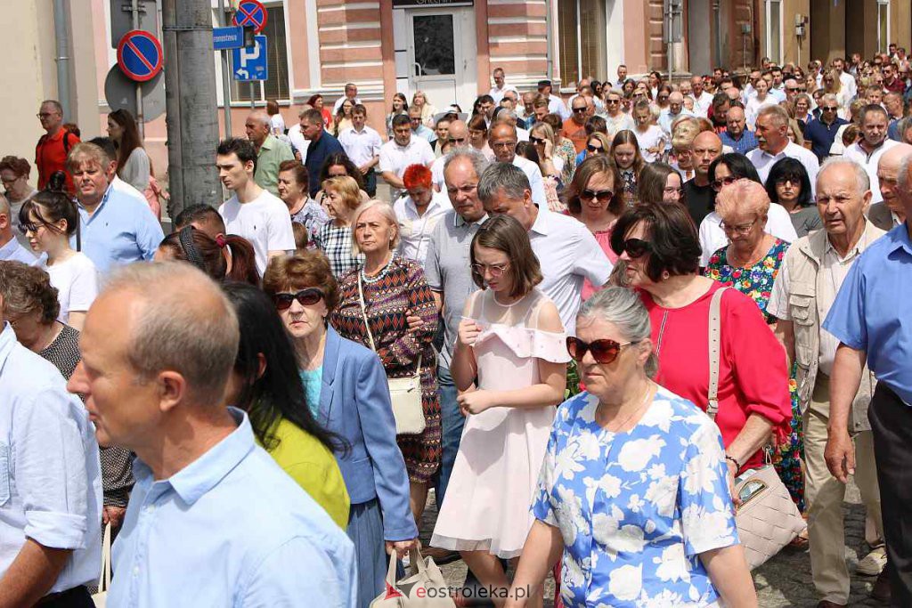 Boże Ciało 2022 w parafi pw. Nawiedzenia NMP w Ostrołęce [16.06.2022] - zdjęcie #85 - eOstroleka.pl