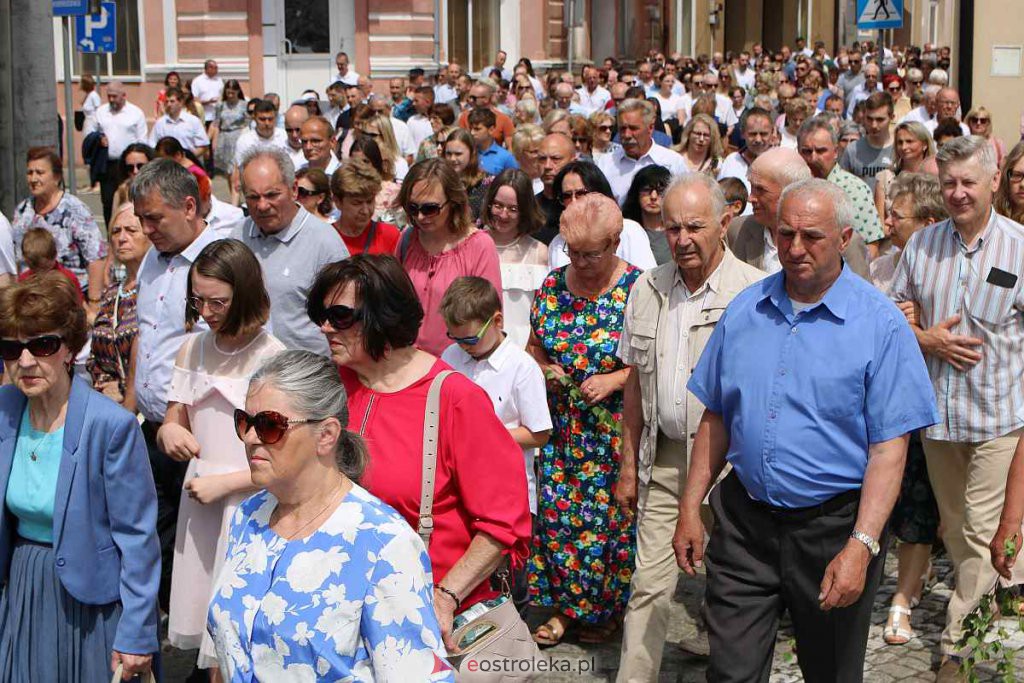 Boże Ciało 2022 w parafi pw. Nawiedzenia NMP w Ostrołęce [16.06.2022] - zdjęcie #83 - eOstroleka.pl
