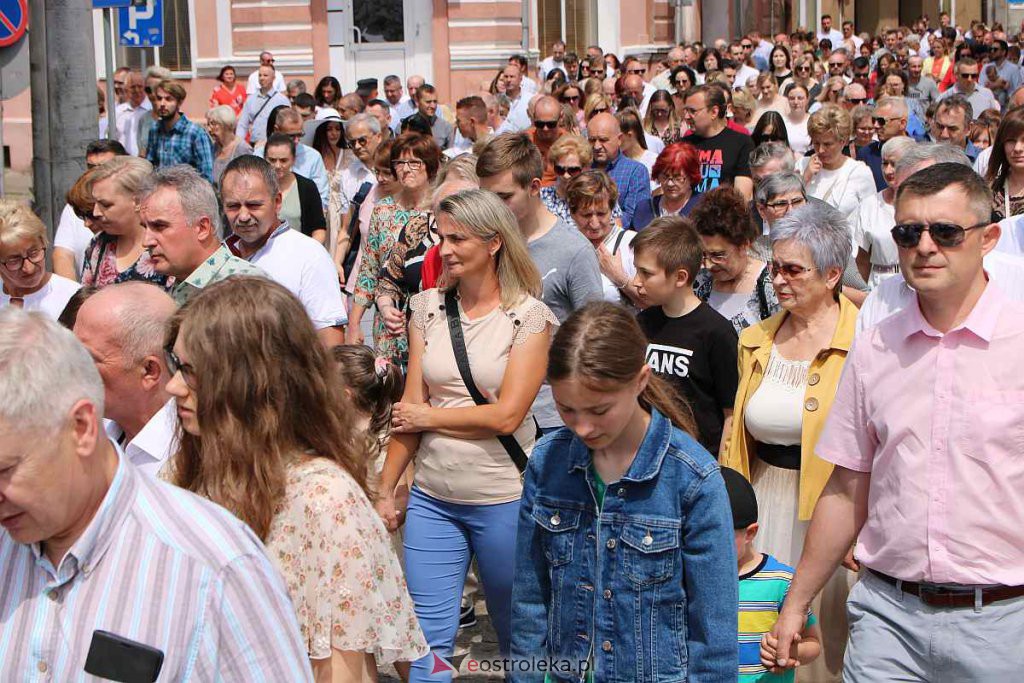 Boże Ciało 2022 w parafi pw. Nawiedzenia NMP w Ostrołęce [16.06.2022] - zdjęcie #75 - eOstroleka.pl