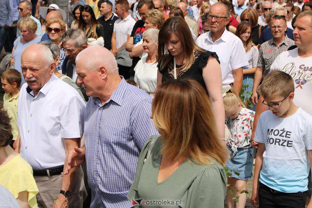 Boże Ciało 2022 w parafi pw. Nawiedzenia NMP w Ostrołęce [16.06.2022] - zdjęcie #69 - eOstroleka.pl