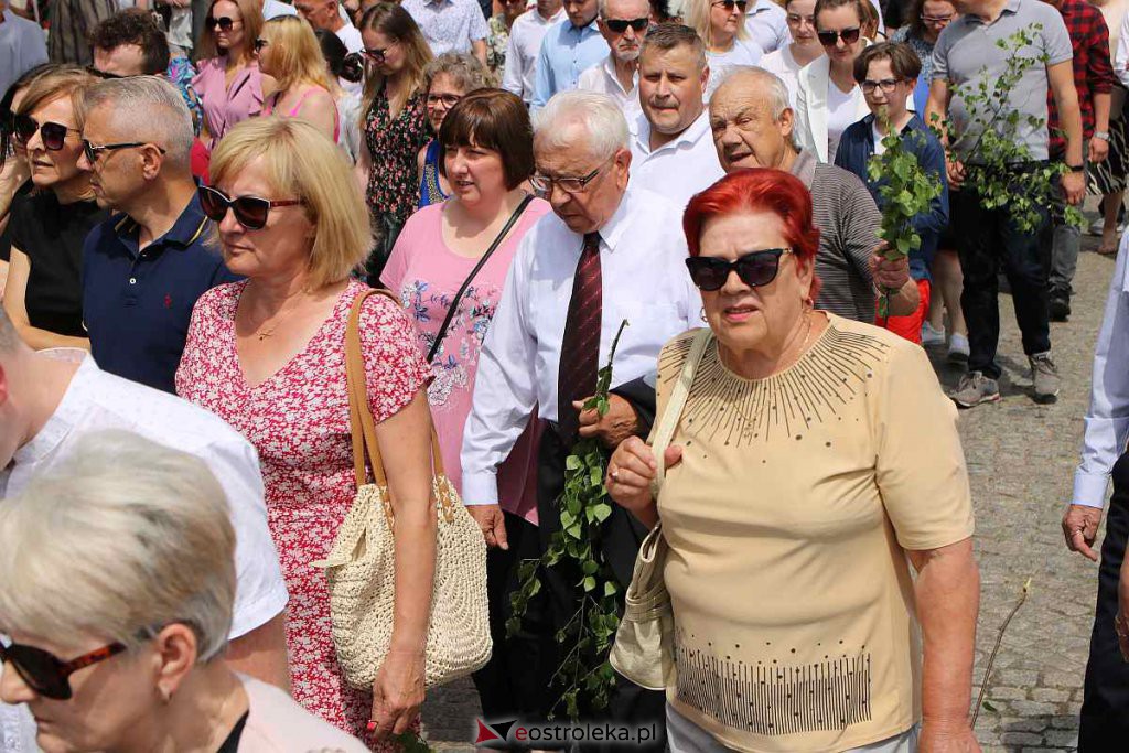 Boże Ciało 2022 w parafi pw. Nawiedzenia NMP w Ostrołęce [16.06.2022] - zdjęcie #61 - eOstroleka.pl