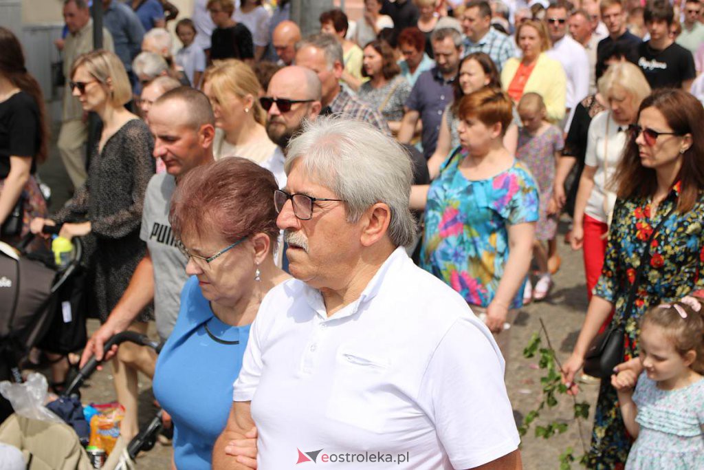Boże Ciało 2022 w parafi pw. Nawiedzenia NMP w Ostrołęce [16.06.2022] - zdjęcie #49 - eOstroleka.pl