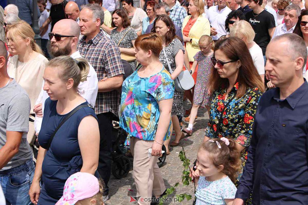 Boże Ciało 2022 w parafi pw. Nawiedzenia NMP w Ostrołęce [16.06.2022] - zdjęcie #47 - eOstroleka.pl