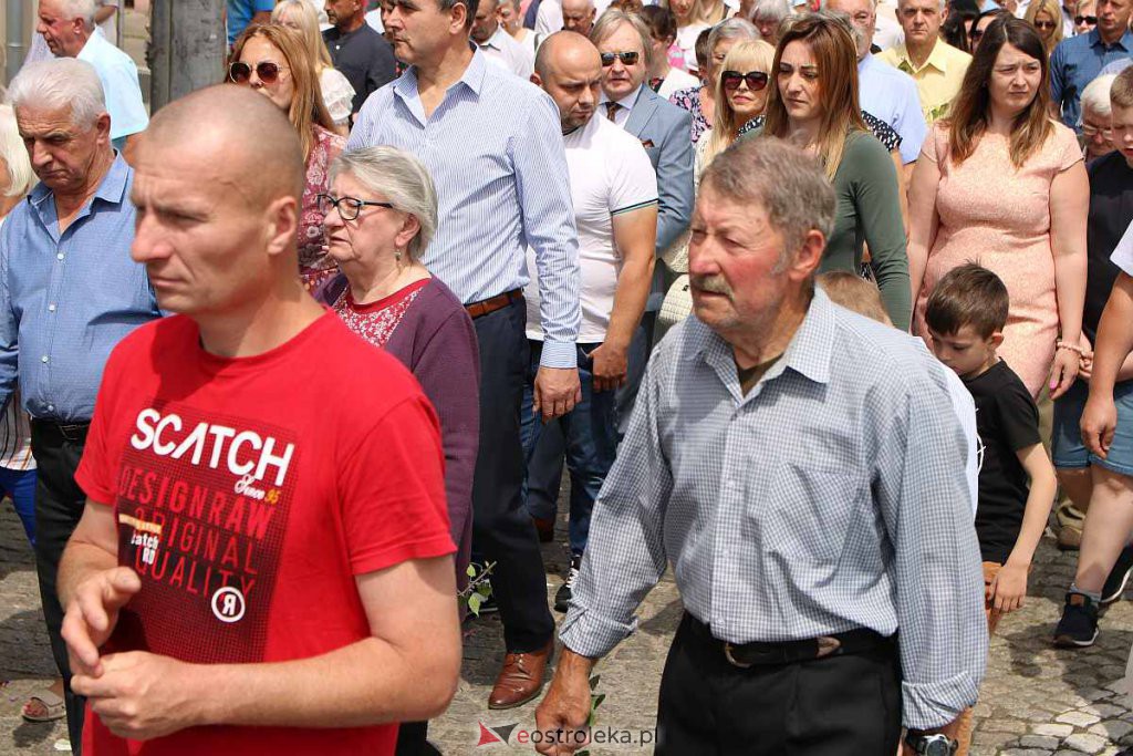 Boże Ciało 2022 w parafi pw. Nawiedzenia NMP w Ostrołęce [16.06.2022] - zdjęcie #32 - eOstroleka.pl