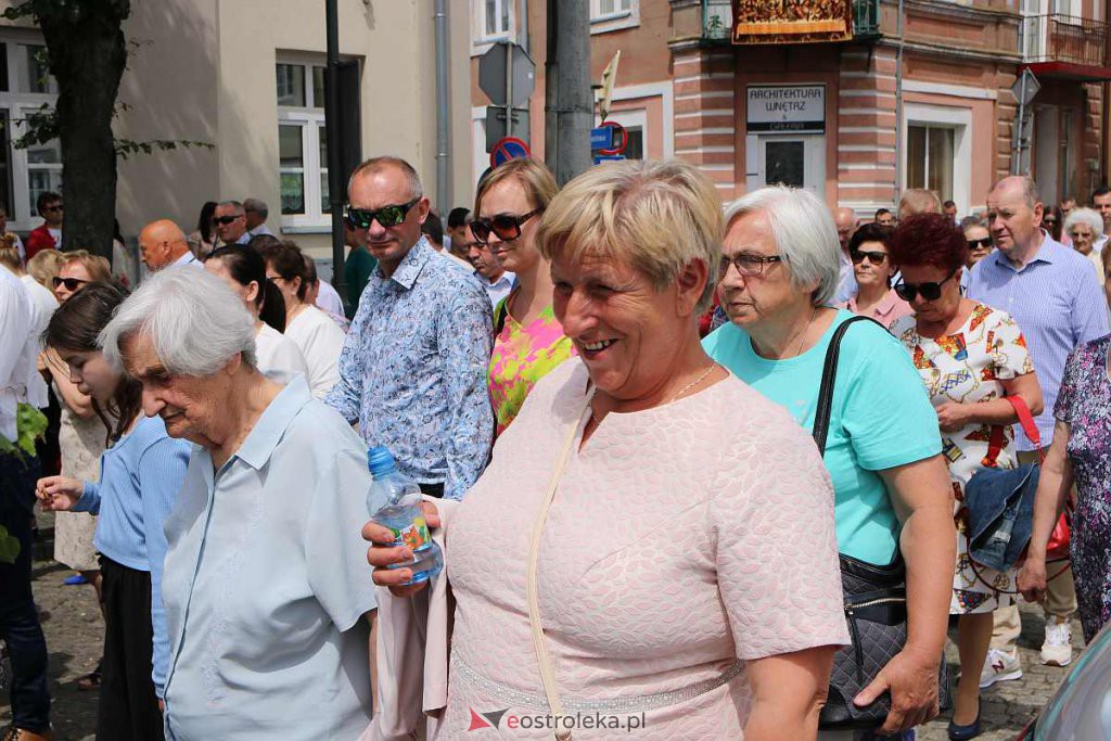 Boże Ciało 2022 w parafi pw. Nawiedzenia NMP w Ostrołęce [16.06.2022] - zdjęcie #24 - eOstroleka.pl