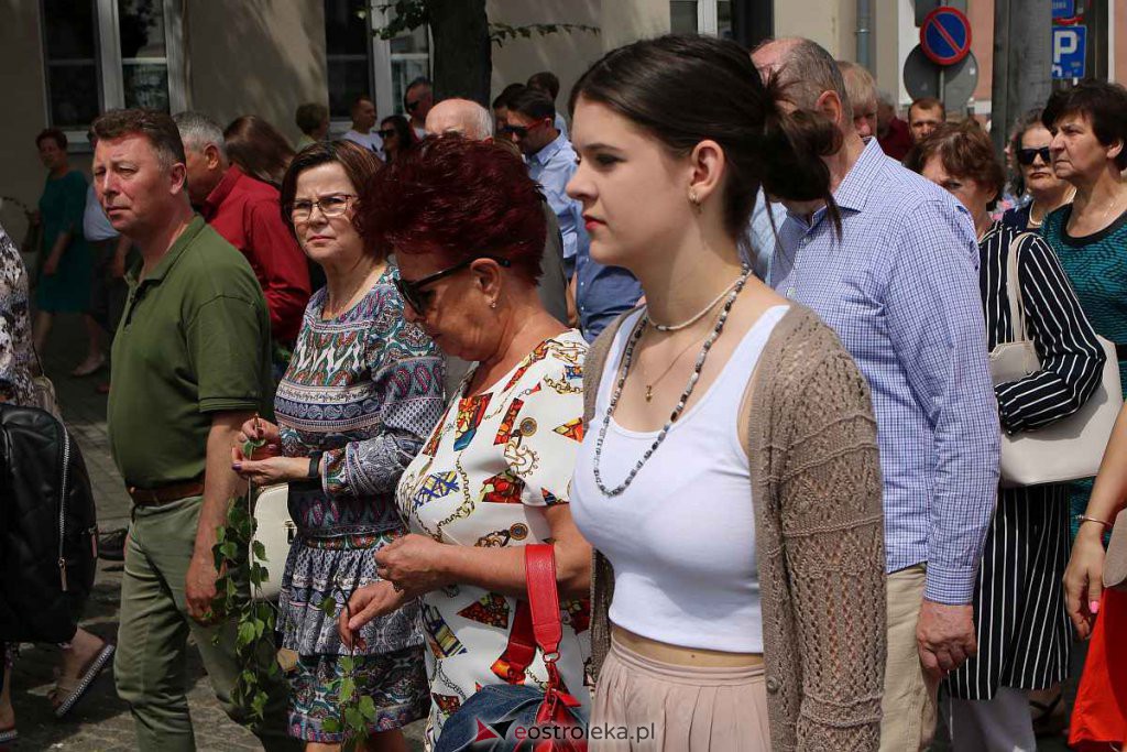 Boże Ciało 2022 w parafi pw. Nawiedzenia NMP w Ostrołęce [16.06.2022] - zdjęcie #22 - eOstroleka.pl