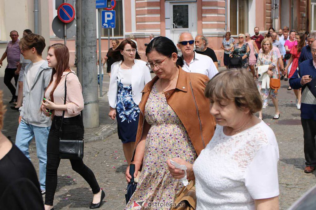 Boże Ciało 2022 w parafi pw. Nawiedzenia NMP w Ostrołęce [16.06.2022] - zdjęcie #15 - eOstroleka.pl