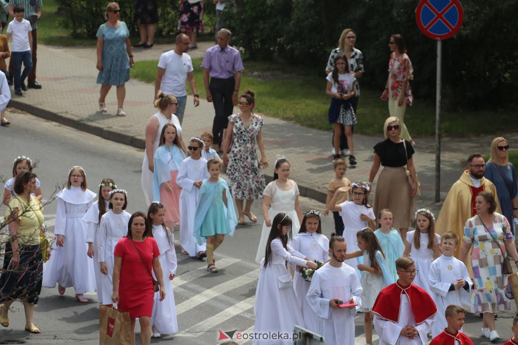 Boże Ciało 2022. Procesja w parafii pw. Zbawiciela Świata w Ostrołęce [16.06.2022] - zdjęcie #80 - eOstroleka.pl