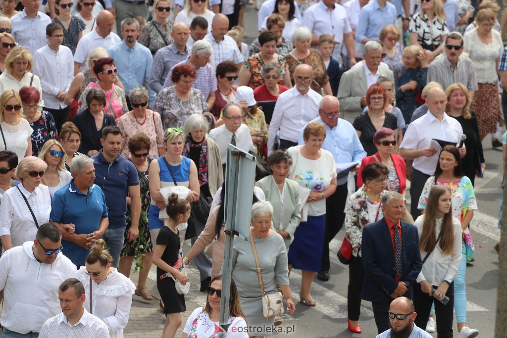 Boże Ciało 2022. Procesja w parafii pw. Zbawiciela Świata w Ostrołęce [16.06.2022] - zdjęcie #73 - eOstroleka.pl