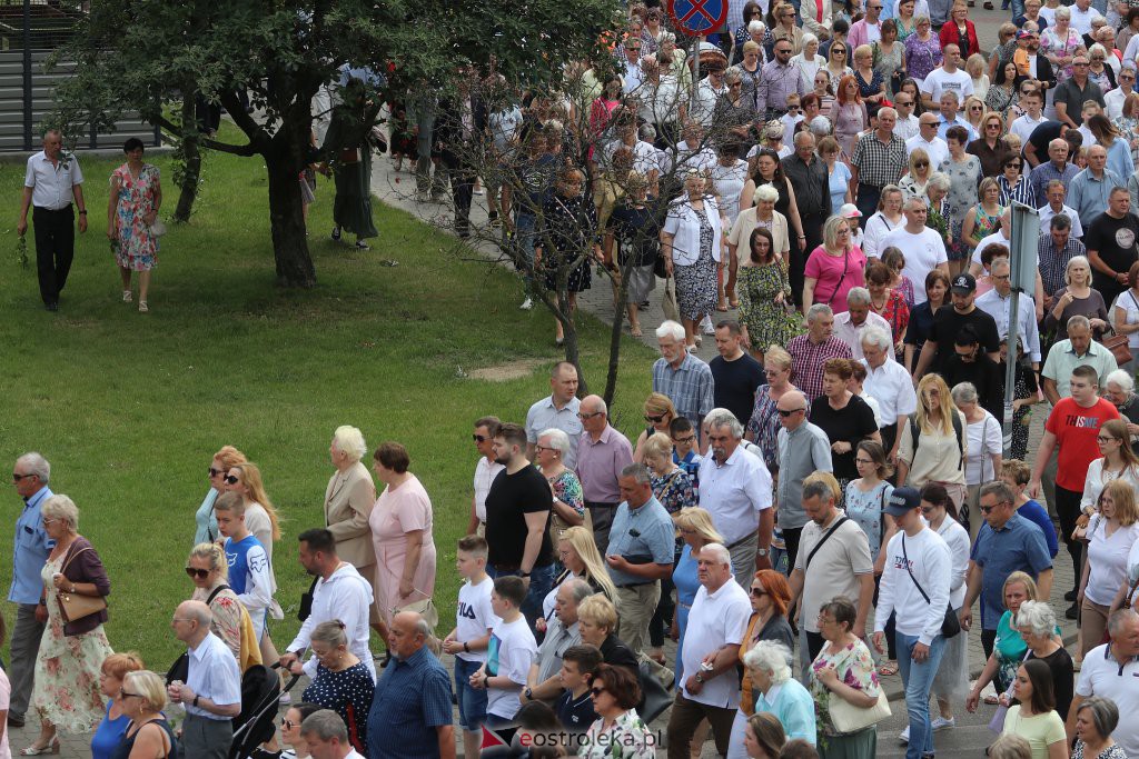 Boże Ciało 2022. Procesja w parafii pw. Zbawiciela Świata w Ostrołęce [16.06.2022] - zdjęcie #51 - eOstroleka.pl