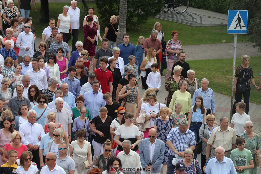 Boże Ciało 2022. Procesja w parafii pw. Zbawiciela Świata w Ostrołęce [16.06.2022] - zdjęcie #47 - eOstroleka.pl