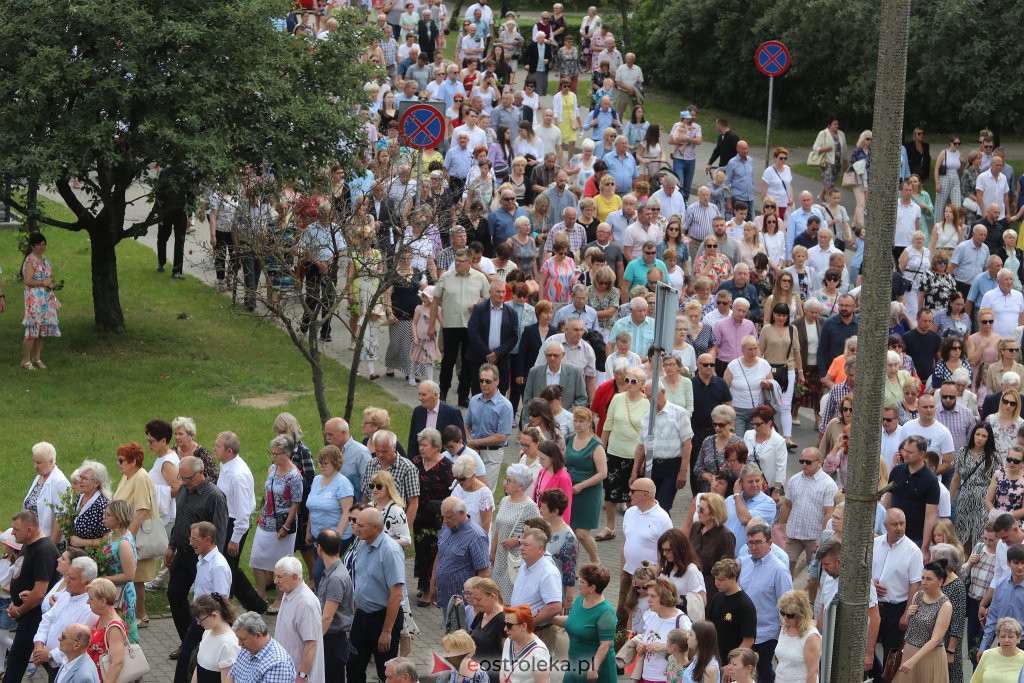 Boże Ciało 2022. Procesja w parafii pw. Zbawiciela Świata w Ostrołęce [16.06.2022] - zdjęcie #40 - eOstroleka.pl