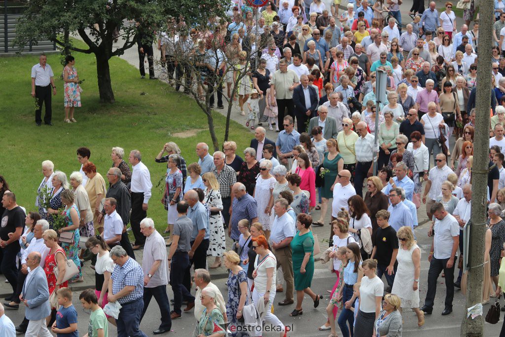 Boże Ciało 2022. Procesja w parafii pw. Zbawiciela Świata w Ostrołęce [16.06.2022] - zdjęcie #39 - eOstroleka.pl