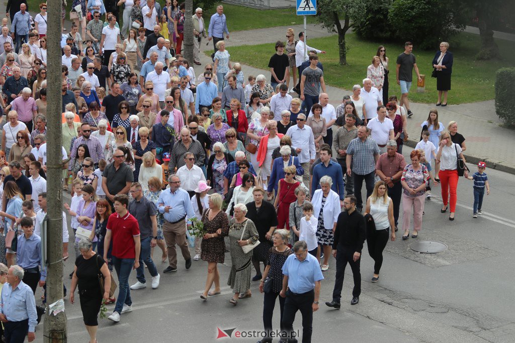 Boże Ciało 2022. Procesja w parafii pw. Zbawiciela Świata w Ostrołęce [16.06.2022] - zdjęcie #36 - eOstroleka.pl