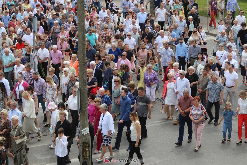 Boże Ciało 2022. Procesja w parafii pw. Zbawiciela Świata w Ostrołęce [16.06.2022] - zdjęcie #33 - eOstroleka.pl