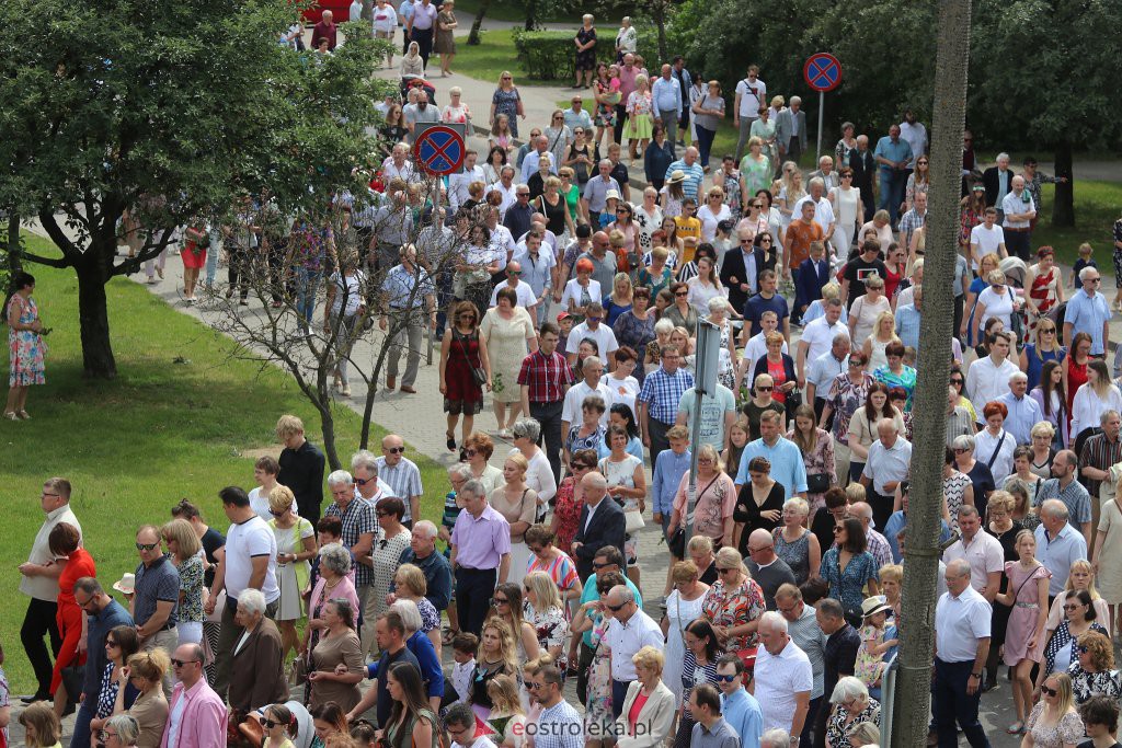 Boże Ciało 2022. Procesja w parafii pw. Zbawiciela Świata w Ostrołęce [16.06.2022] - zdjęcie #28 - eOstroleka.pl