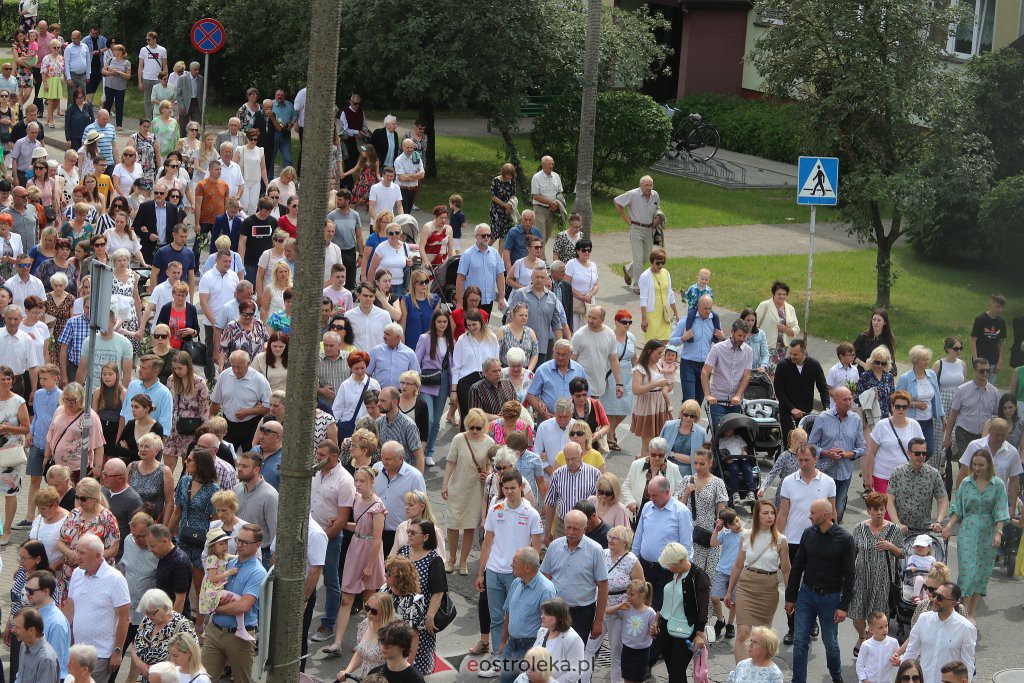 Boże Ciało 2022. Procesja w parafii pw. Zbawiciela Świata w Ostrołęce [16.06.2022] - zdjęcie #27 - eOstroleka.pl