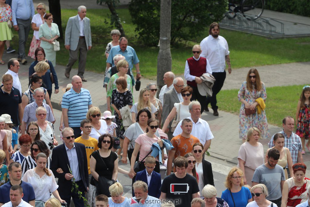 Boże Ciało 2022. Procesja w parafii pw. Zbawiciela Świata w Ostrołęce [16.06.2022] - zdjęcie #23 - eOstroleka.pl
