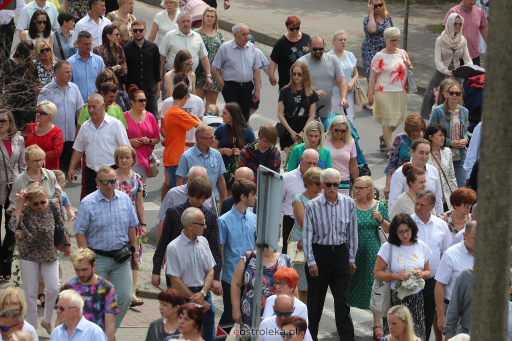 Boże Ciało 2022. Procesja w parafii pw. Zbawiciela Świata w Ostrołęce [16.06.2022] - zdjęcie #22 - eOstroleka.pl