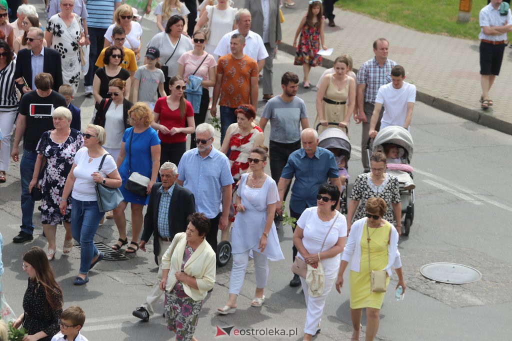 Boże Ciało 2022. Procesja w parafii pw. Zbawiciela Świata w Ostrołęce [16.06.2022] - zdjęcie #18 - eOstroleka.pl