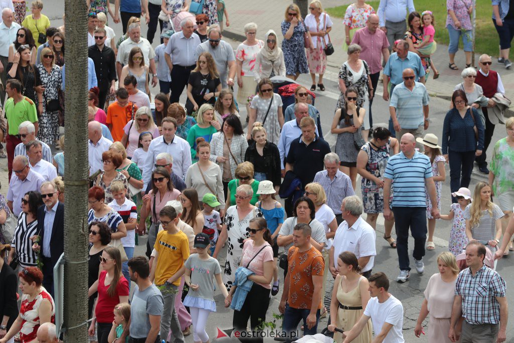 Boże Ciało 2022. Procesja w parafii pw. Zbawiciela Świata w Ostrołęce [16.06.2022] - zdjęcie #13 - eOstroleka.pl