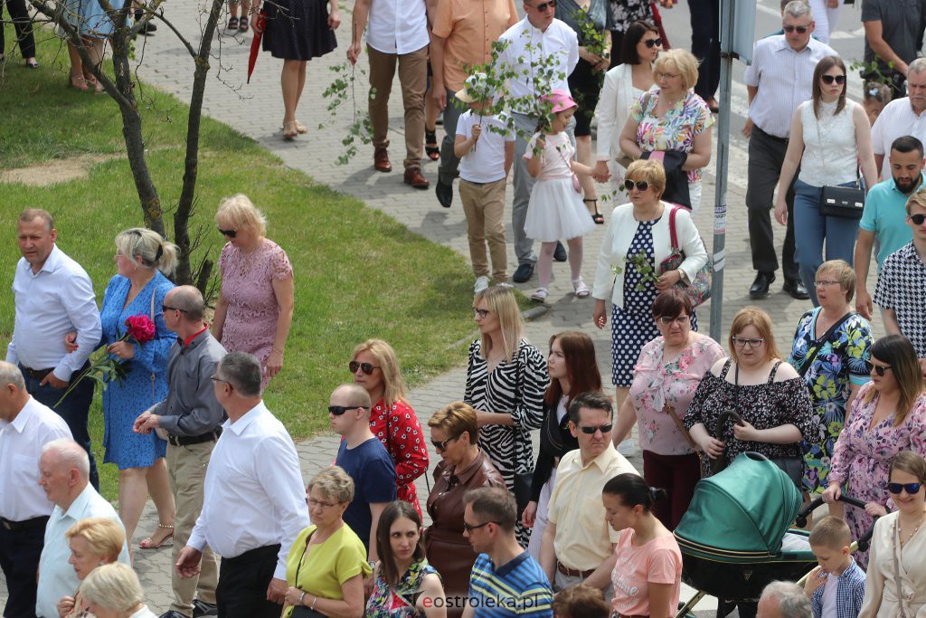 Boże Ciało 2022. Procesja w parafii pw. Zbawiciela Świata w Ostrołęce [16.06.2022] - zdjęcie #4 - eOstroleka.pl
