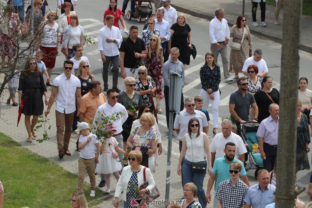 Boże Ciało 2022. Procesja w parafii pw. Zbawiciela Świata w Ostrołęce [16.06.2022] - zdjęcie #3 - eOstroleka.pl