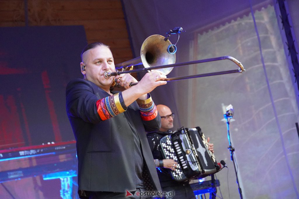 Wesele Kurpiowskie 2022: Golec uOrkiestra [19.06.2022] - zdjęcie #158 - eOstroleka.pl