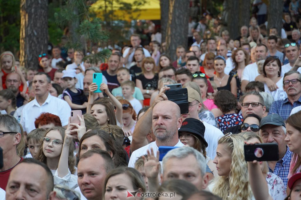 Wesele Kurpiowskie 2022: Golec uOrkiestra [19.06.2022] - zdjęcie #134 - eOstroleka.pl