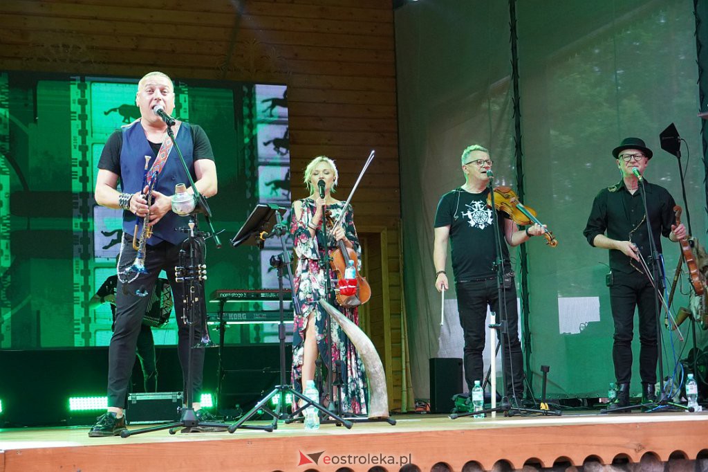 Wesele Kurpiowskie 2022: Golec uOrkiestra [19.06.2022] - zdjęcie #131 - eOstroleka.pl