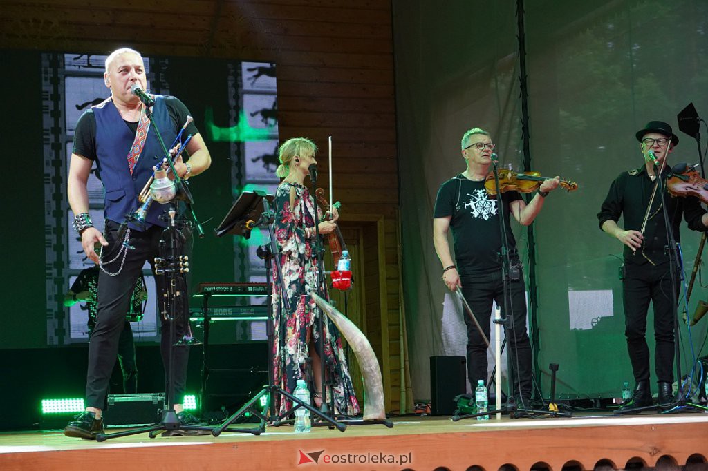 Wesele Kurpiowskie 2022: Golec uOrkiestra [19.06.2022] - zdjęcie #130 - eOstroleka.pl