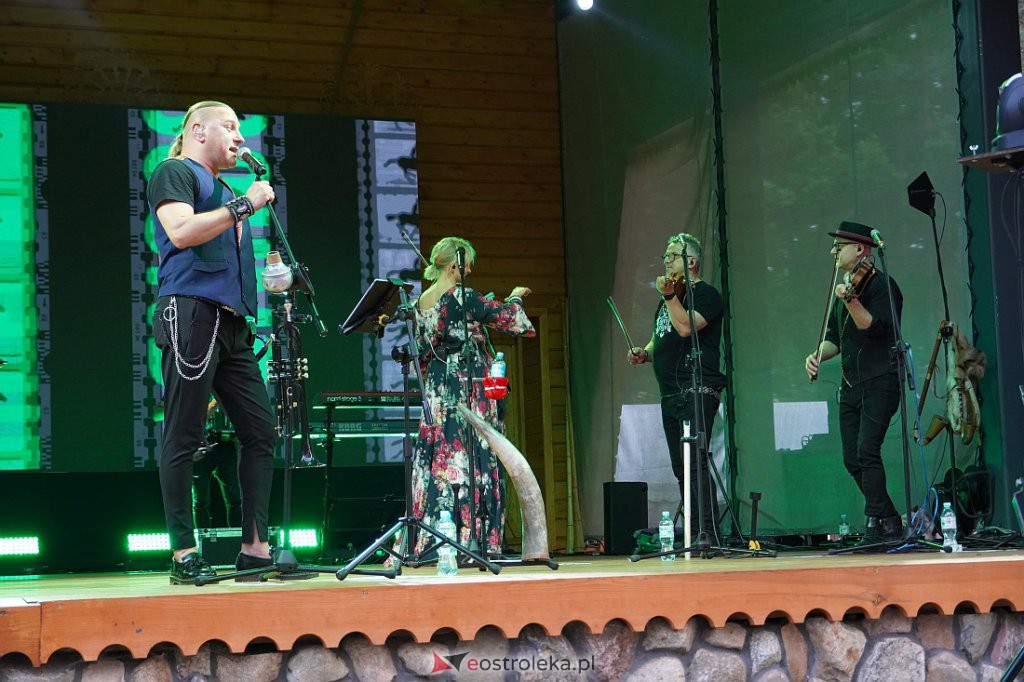 Wesele Kurpiowskie 2022: Golec uOrkiestra [19.06.2022] - zdjęcie #129 - eOstroleka.pl