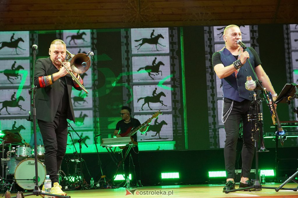 Wesele Kurpiowskie 2022: Golec uOrkiestra [19.06.2022] - zdjęcie #128 - eOstroleka.pl