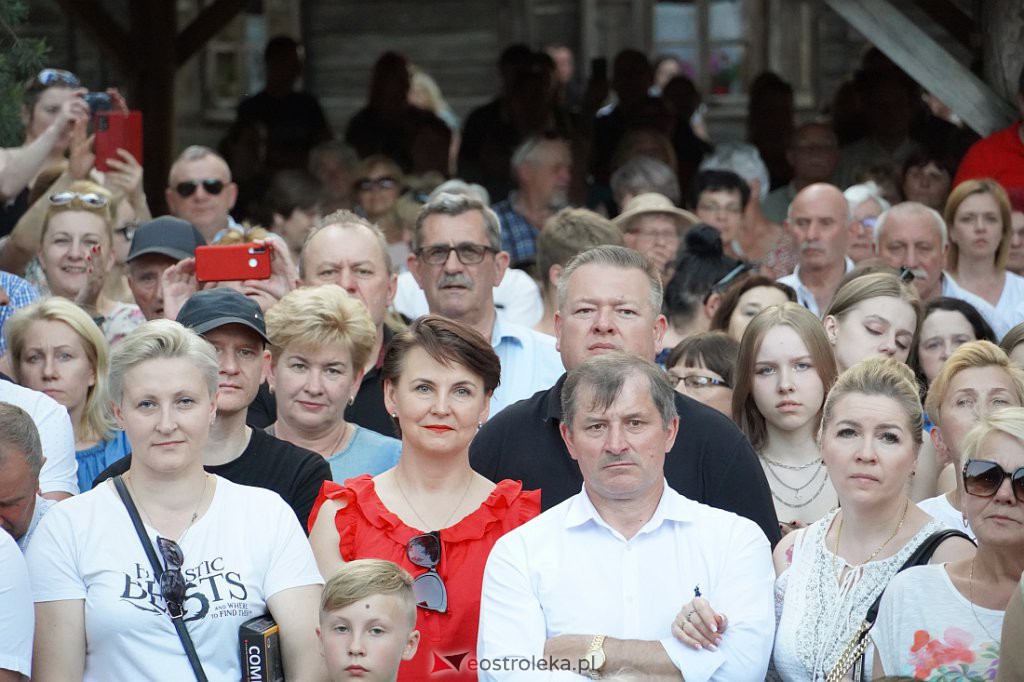 Wesele Kurpiowskie 2022: Golec uOrkiestra [19.06.2022] - zdjęcie #119 - eOstroleka.pl
