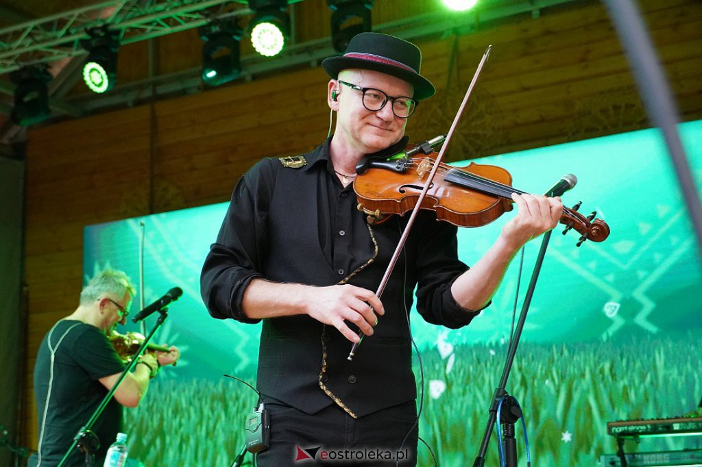 Wesele Kurpiowskie 2022: Golec uOrkiestra [19.06.2022] - zdjęcie #117 - eOstroleka.pl