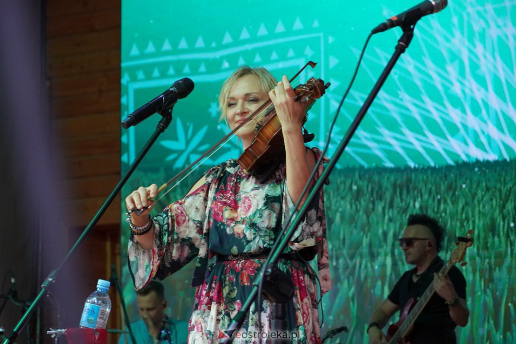 Wesele Kurpiowskie 2022: Golec uOrkiestra [19.06.2022] - zdjęcie #110 - eOstroleka.pl