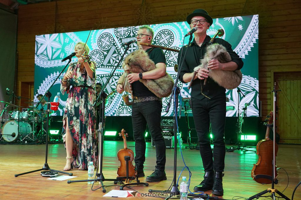 Wesele Kurpiowskie 2022: Golec uOrkiestra [19.06.2022] - zdjęcie #104 - eOstroleka.pl