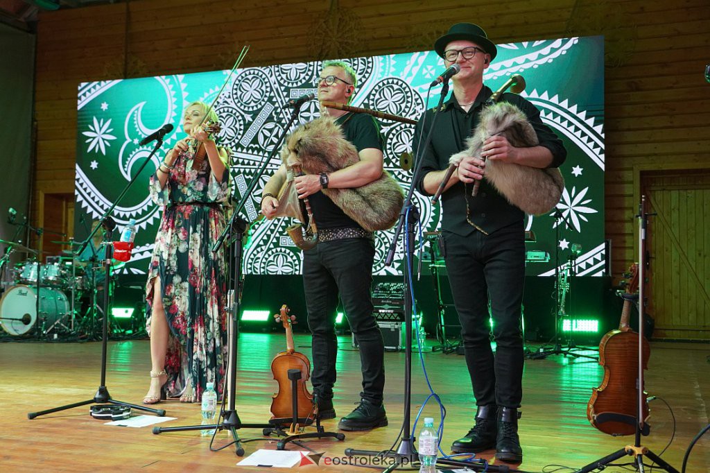 Wesele Kurpiowskie 2022: Golec uOrkiestra [19.06.2022] - zdjęcie #103 - eOstroleka.pl