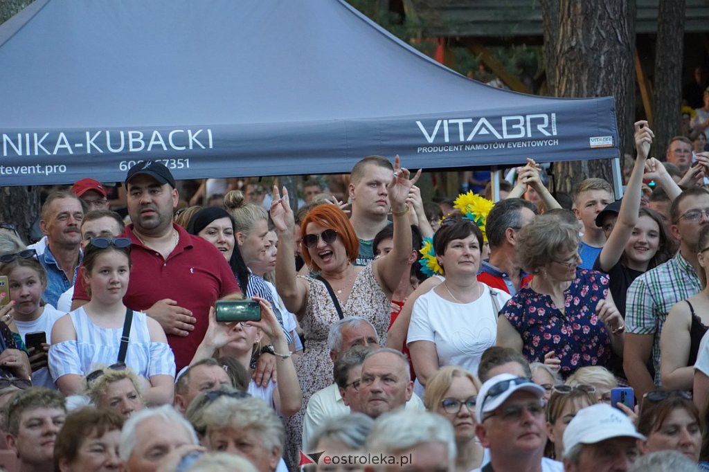 Wesele Kurpiowskie 2022: Golec uOrkiestra [19.06.2022] - zdjęcie #102 - eOstroleka.pl